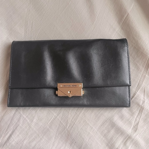 Michael Kors Handbags - Michael Kors CeCe Clutch Crossbody